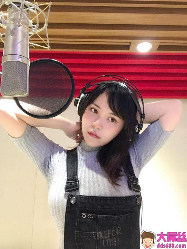 开水小姐大眼正妹歌手撑爆吊带