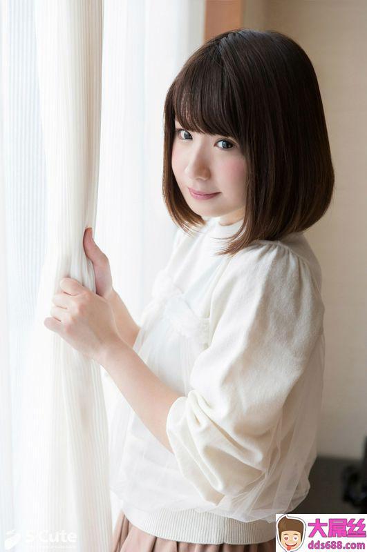 美女身体耳语