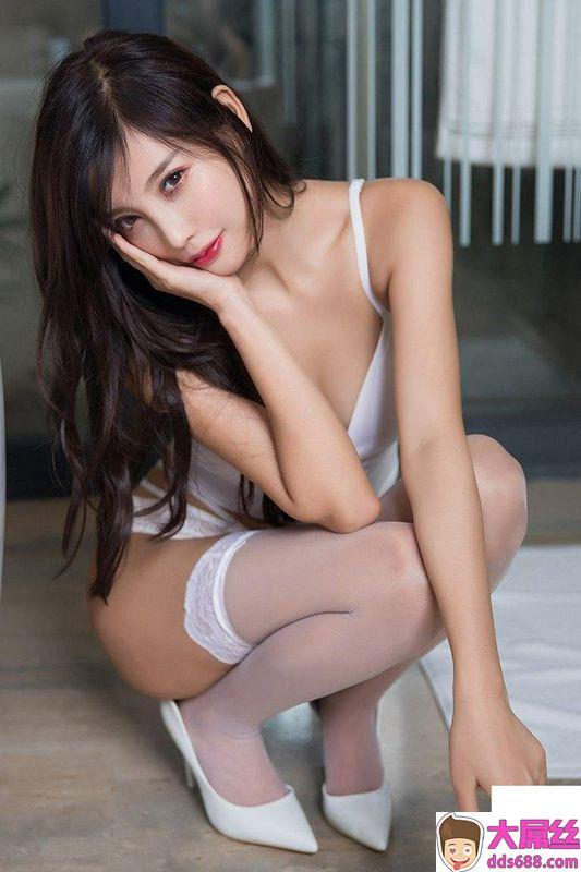 尤物杨晨晨浴缸边卖弄风情撩人心魂