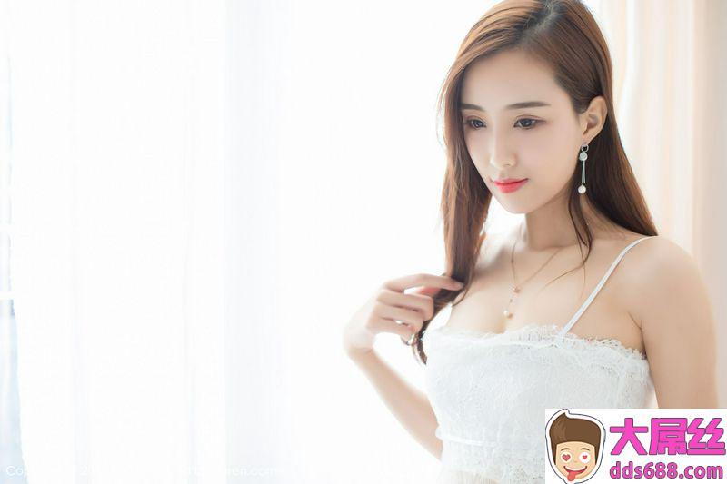 丽质美女猫宝首刊丝袜美腿媚态十足