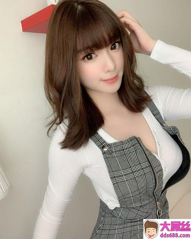 言情小说般梦幻！大马童颜妹Amy香儿傲人上围藏不住