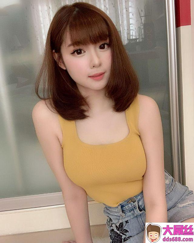 言情小说般梦幻！大马童颜妹Amy香儿傲人上围藏不住