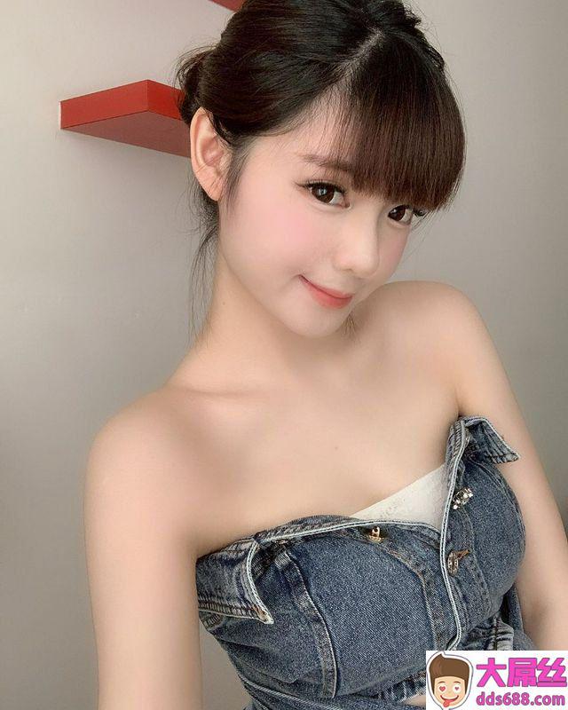 言情小说般梦幻！大马童颜妹Amy香儿傲人上围藏不住