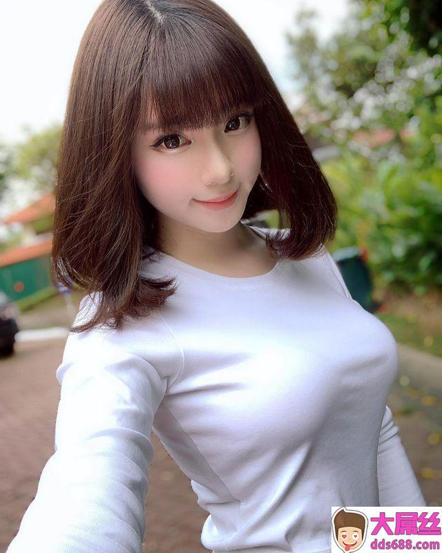 言情小说般梦幻！大马童颜妹Amy香儿傲人上围藏不住
