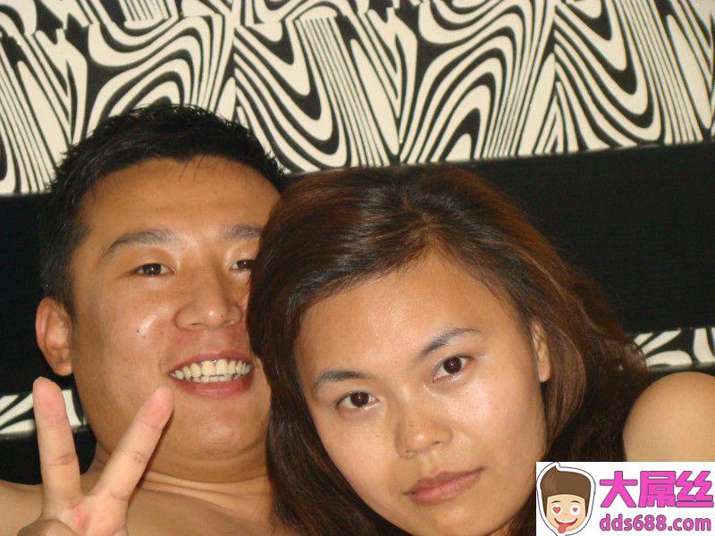 私房摄影特殊渠道搞到的床下贤妻良母床上饥渴如虎