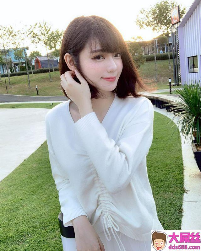 言情小说般梦幻！大马童颜妹Amy香儿傲人上围藏不住