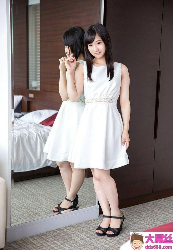 栄川乃亜可爱い女の子が男の上で腰振るセックス画像