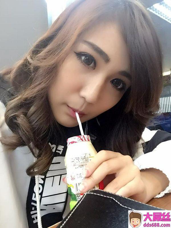牡羊女Minana吴青超深乳沟好吸睛