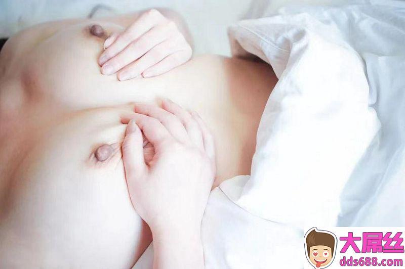 小少妇的勾引，说是舔她逼要半小时以上，我说没问题一小时都行，结果还是没跟我约