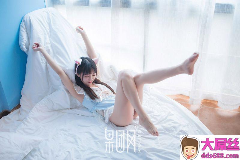 果团网掌上芭蕾粉色糖果萌萌女诱惑写真