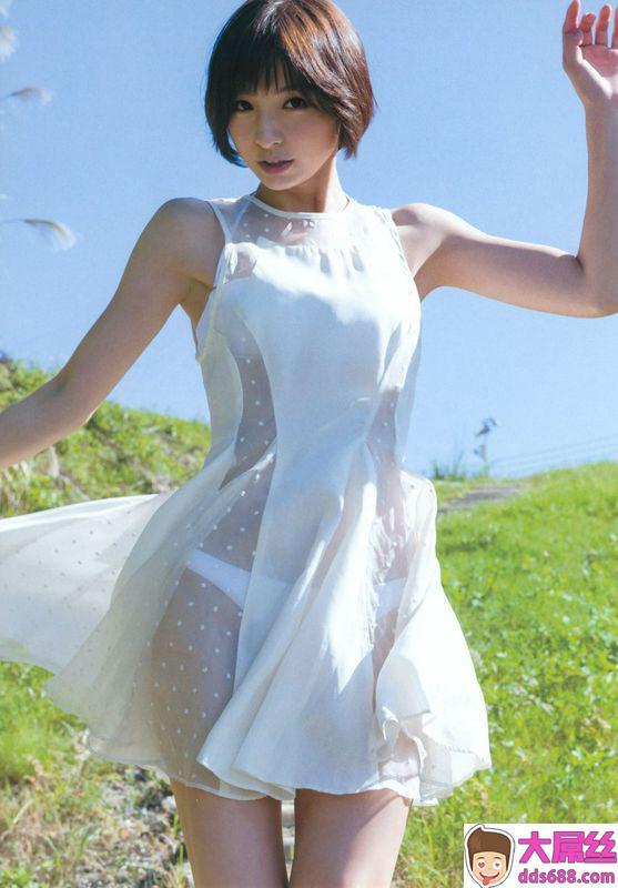 篠田麻里子水着・グラビア画像15