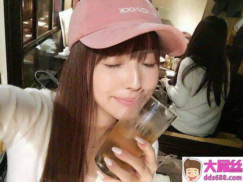 三上悠亜ブログやTwitterにアップした自撮り画像など