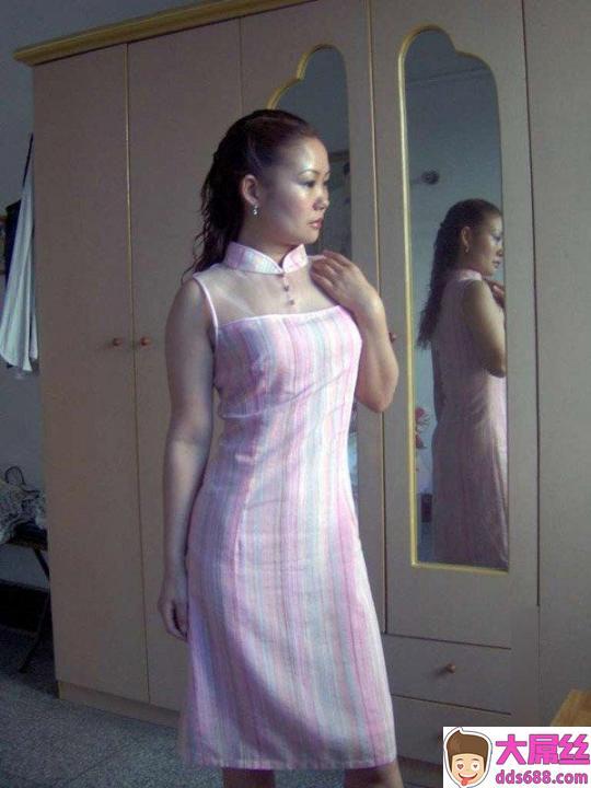 我的熟女老婆，能性感很知性
