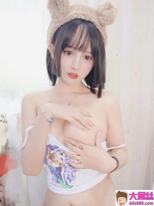 写真极品美颜小主播鲜嫩可爱性感迷人写真