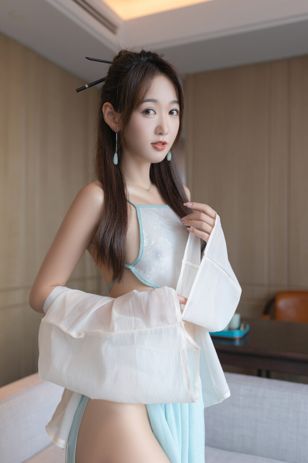 古装清纯妹子又处处透露风骚