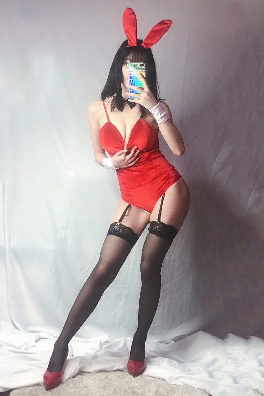 红丝绒兔女郎