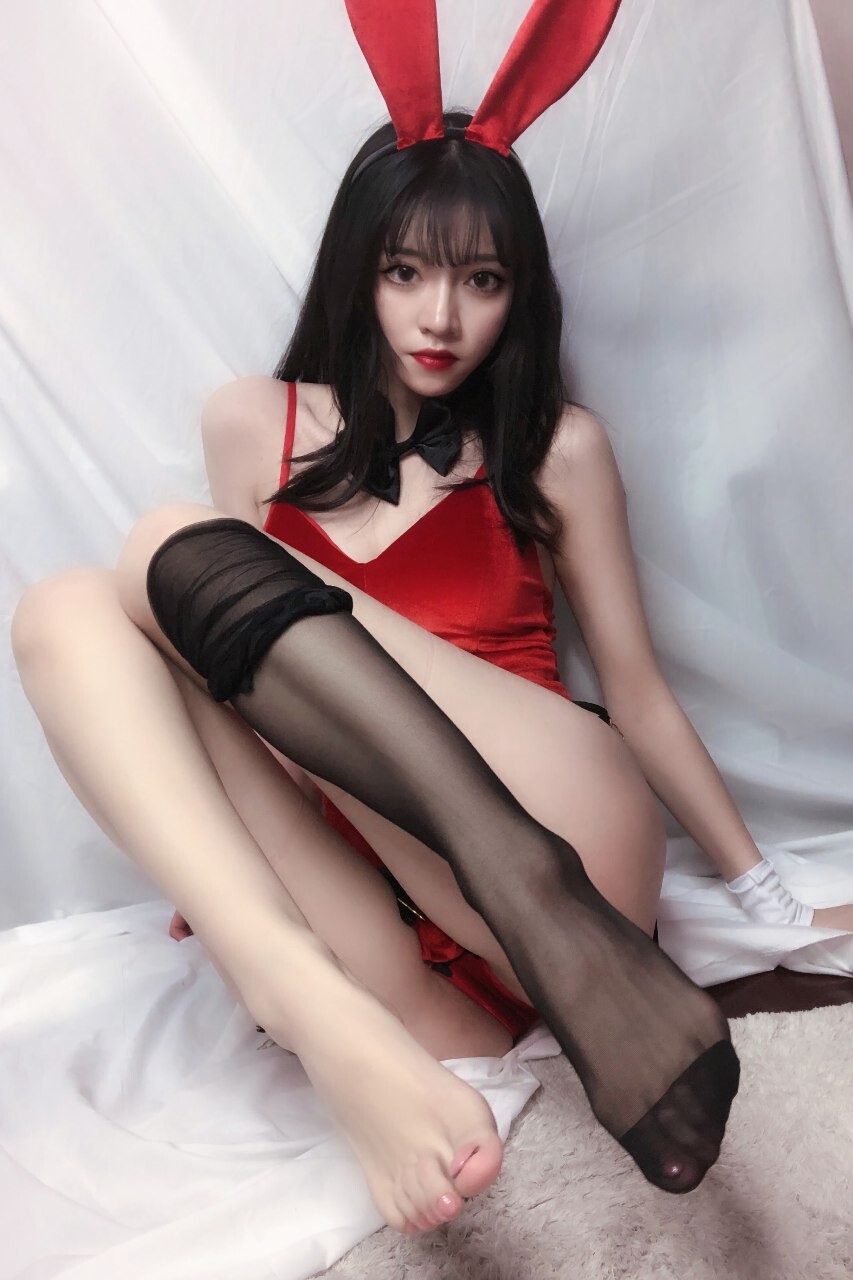 红丝绒兔女郎