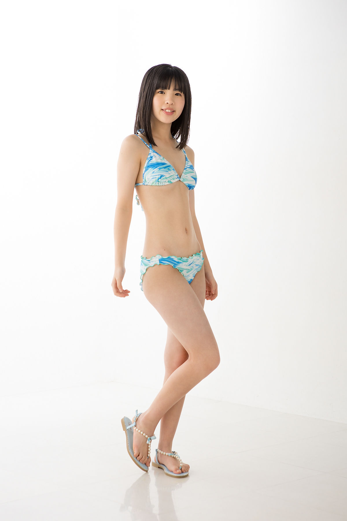 眞辺あみ