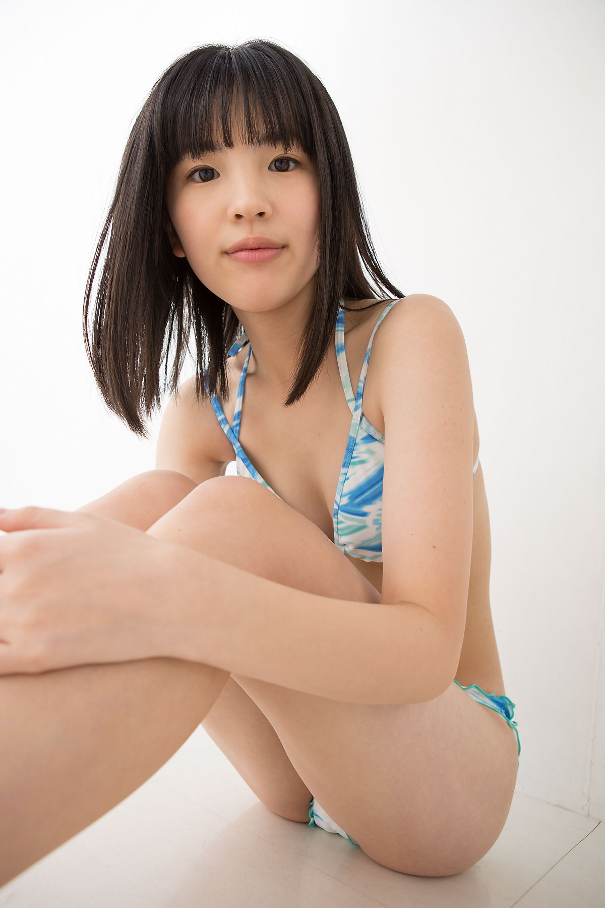 眞辺あみ