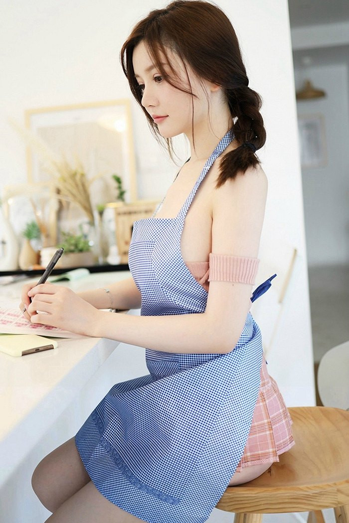 巨乳厨娘糯美子肉体盛宴