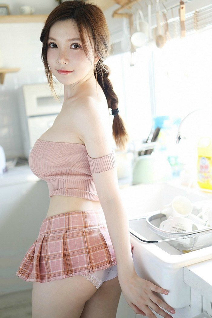 巨乳厨娘糯美子肉体盛宴