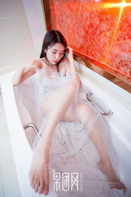 yoki美图 浴室诱惑！