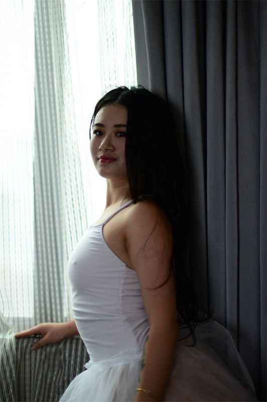亚洲肉肉的舞蹈妹子 很有欲望