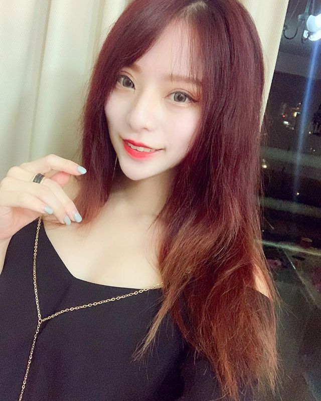 谌多芬Hani豪乳炸出逆天身材让网友全暴动