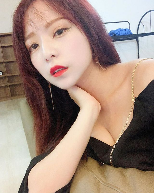 谌多芬Hani豪乳炸出逆天身材让网友全暴动