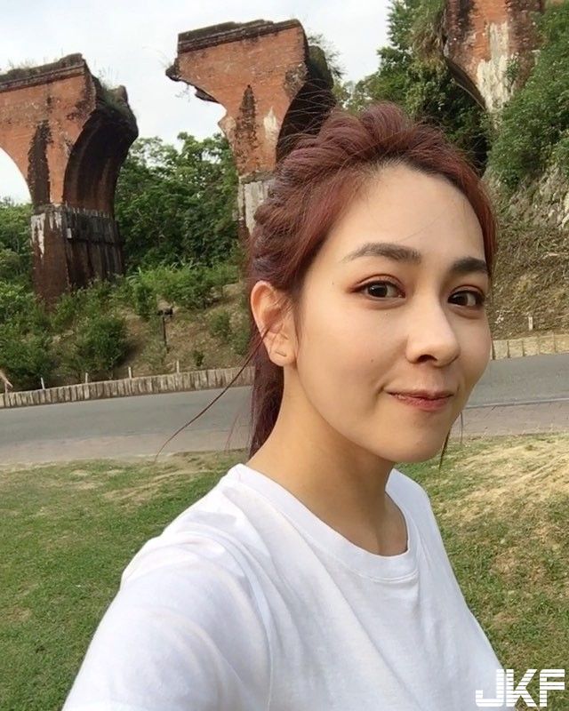 大人情歌里的霸气千金丁巧唯修长美腿好身材网友：好想被踢一下