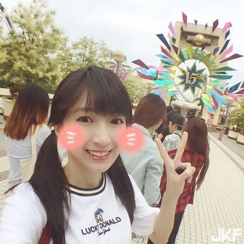 甜美酒窝实况主小熊原来是表特女神