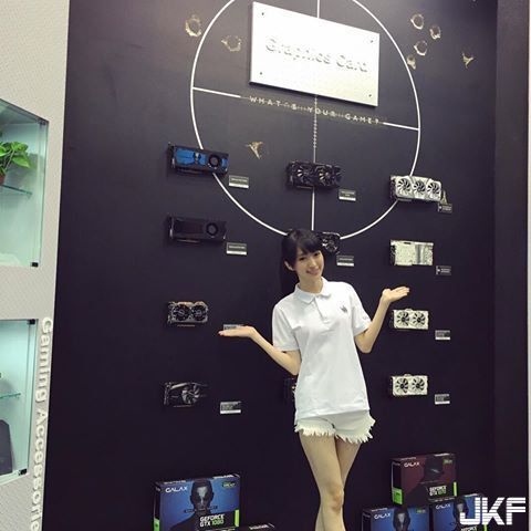 甜美酒窝实况主小熊原来是表特女神