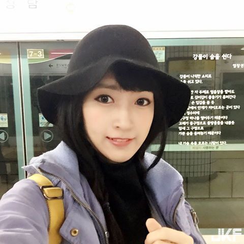 甜美酒窝实况主小熊原来是表特女神