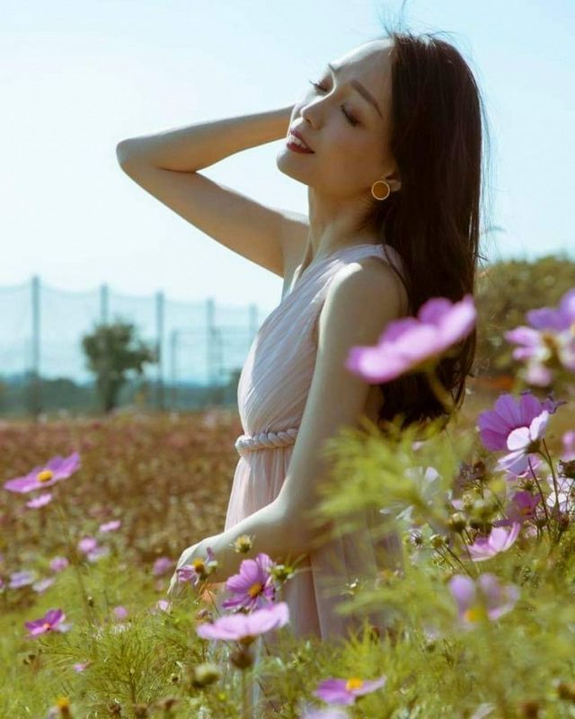 腿控大福利！长腿妹性感黑丝の极度诱惑湿身入镜：喜欢吗~可尔必思苏打