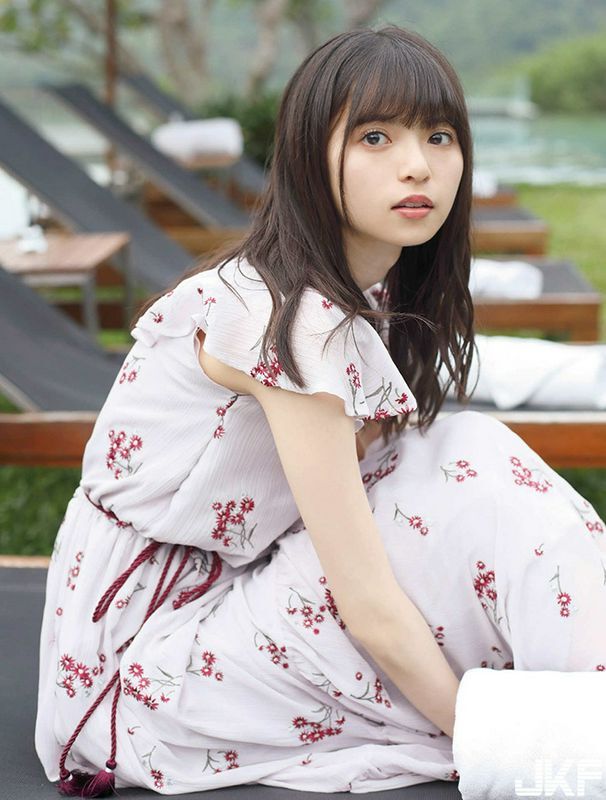えっちなお姉さんのちょっとえっちなグラビア画像