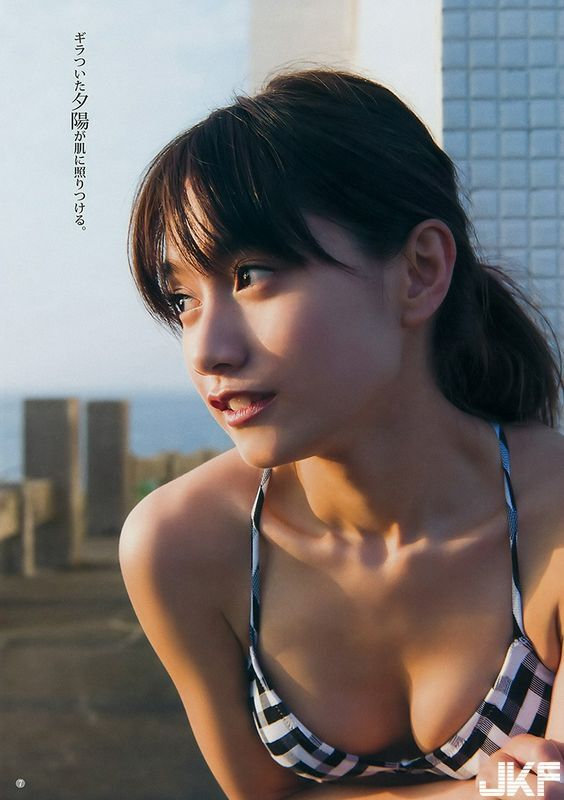 えっちなお姉さんのちょっとえっちなグラビア画像