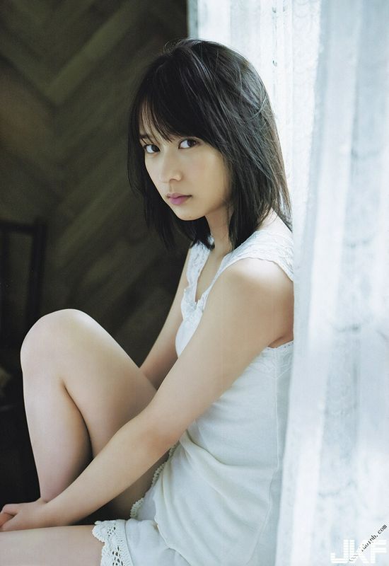 えっちなお姉さんのちょっとえっちなグラビア画像