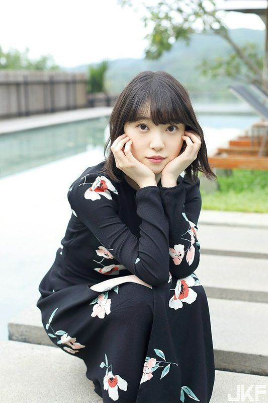 えっちなお姉さんのちょっとえっちなグラビア画像