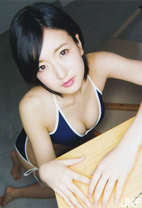 えっちなお姉さんのちょっとえっちなグラビア画像