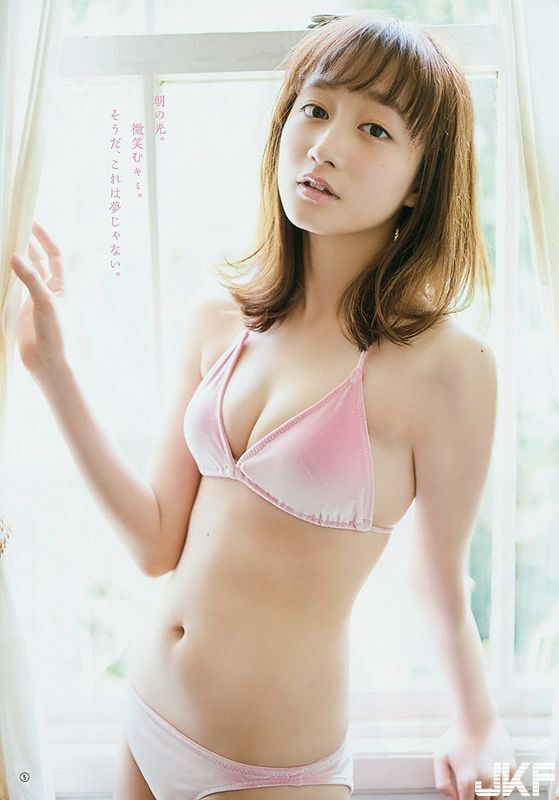 えっちなお姉さんのちょっとえっちなグラビア画像