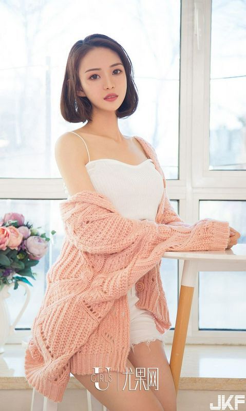 白皙女神筱筱甜温柔晚风黑色内衣高清诱惑写真