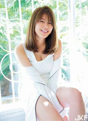 えっちなお姉さんのちょっとえっちなグラビア画像