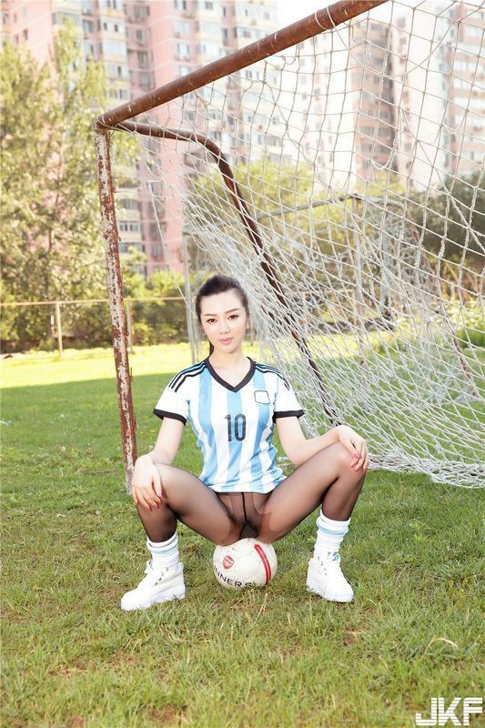 AISS佳慧足球篇气质超优脸蛋超美身材火辣穿着性感