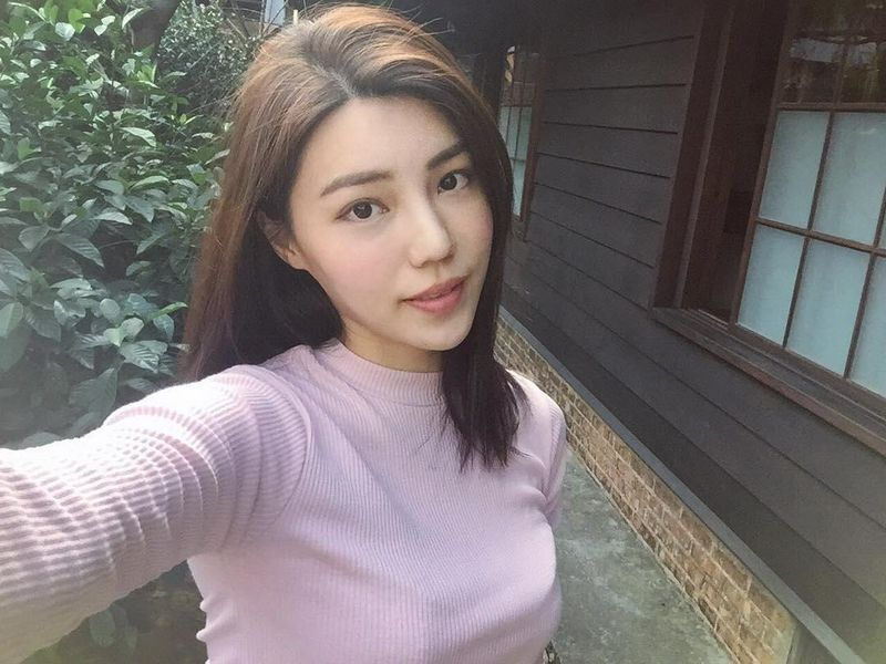 华航空姐LiviaRong气质美人超吸睛
