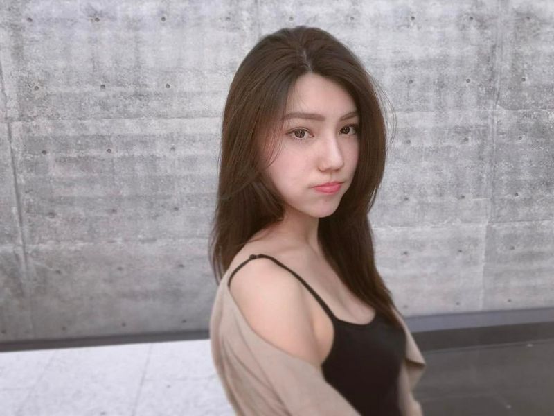 华航空姐LiviaRong气质美人超吸睛