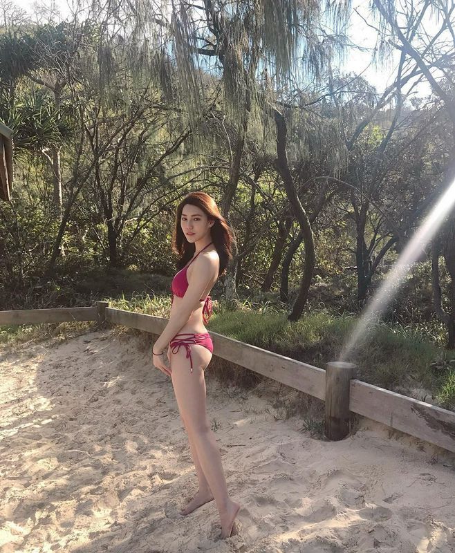 华航空姐LiviaRong气质美人超吸睛