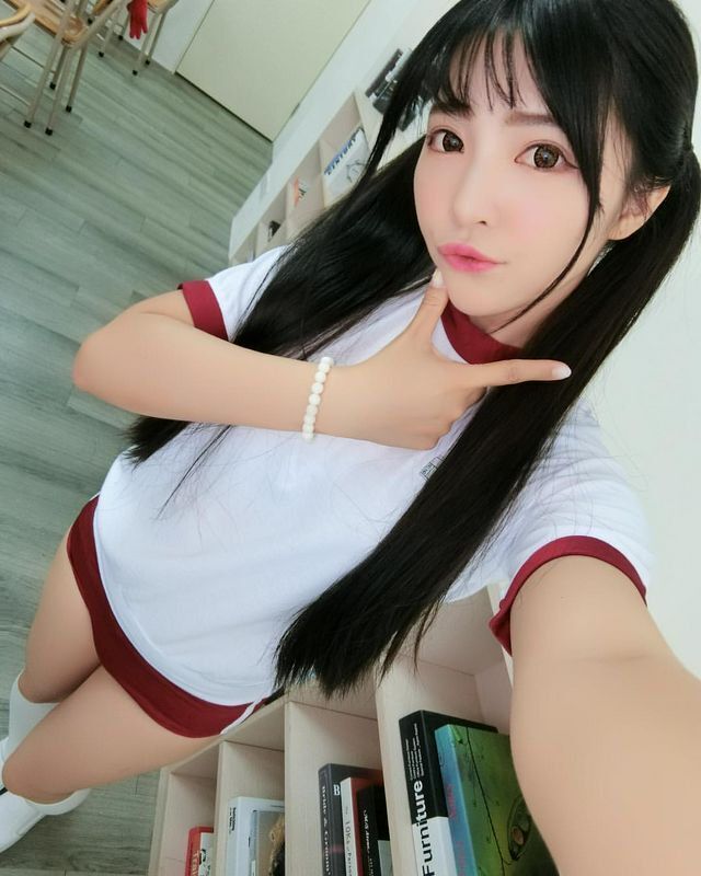 全糖系女孩 虾米勾椎模样实在惹人疼惜