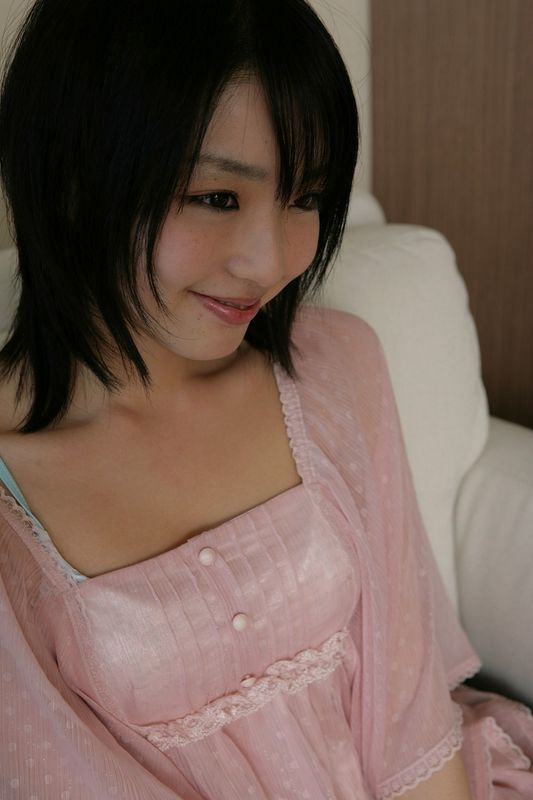 伊藤桃BWH写真图套图写真图集高清写真图