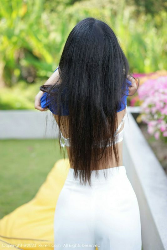 laura阿姣 完整版无水印写真