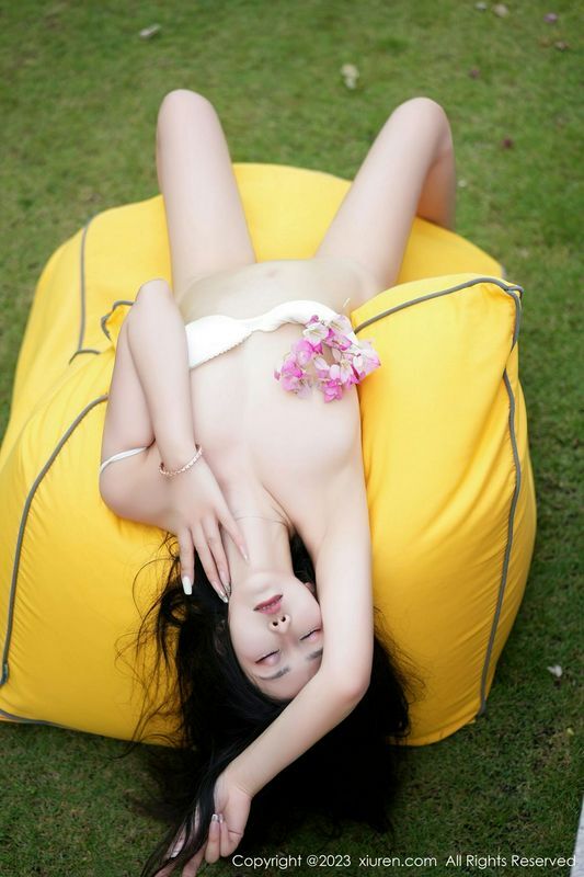 laura阿姣 完整版无水印写真